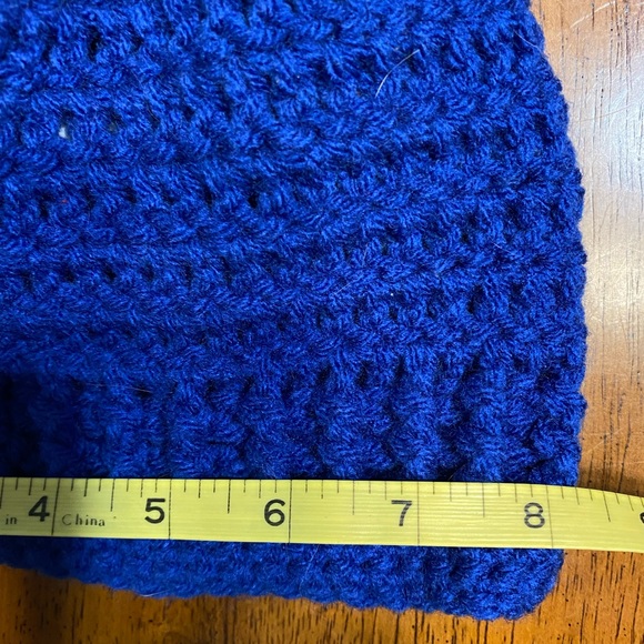 Home made crocheted hat, with ponytail hole. - Picture 5 of 9